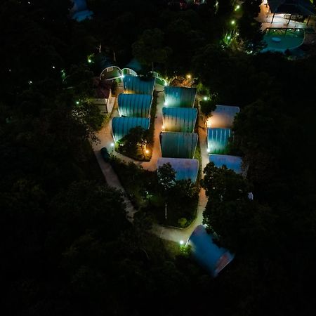 Mookanana Jungle Resort And Spa Гассан Екстер'єр фото